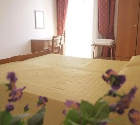Отель Aurora 3*