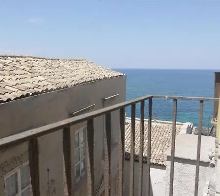Aurora Hotel 3*