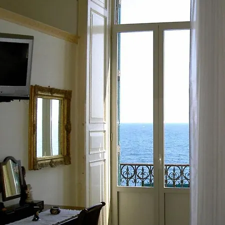 Aurora Hotel 3*