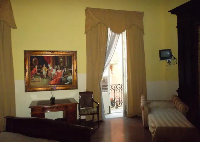 Aurora فندق سيراكوزا