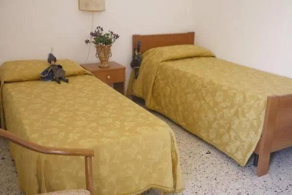 Aurora سيراكوزا