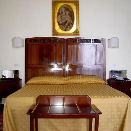 Aurora Syracuse